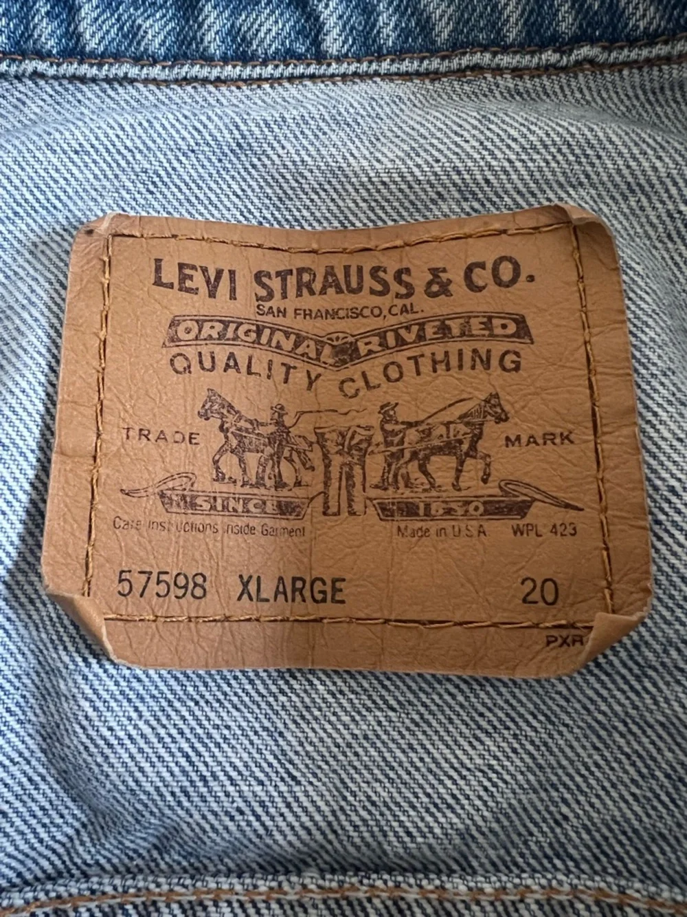 Vintage 90’s Levi’s Denim Jacket - Picture 3 of 3